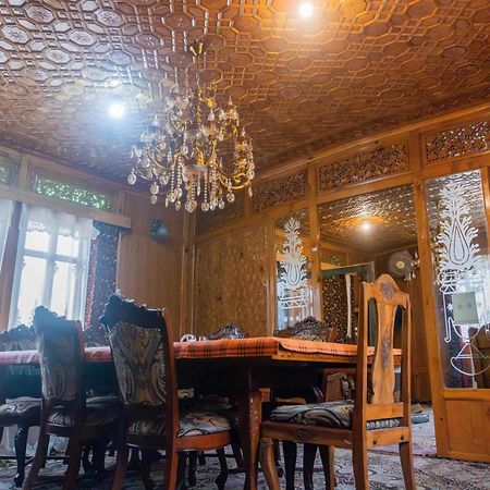 Goona Palace Houseboats Srinagar  Bagian luar foto