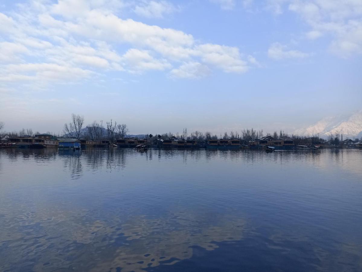 Goona Palace Houseboats Srinagar  Bagian luar foto
