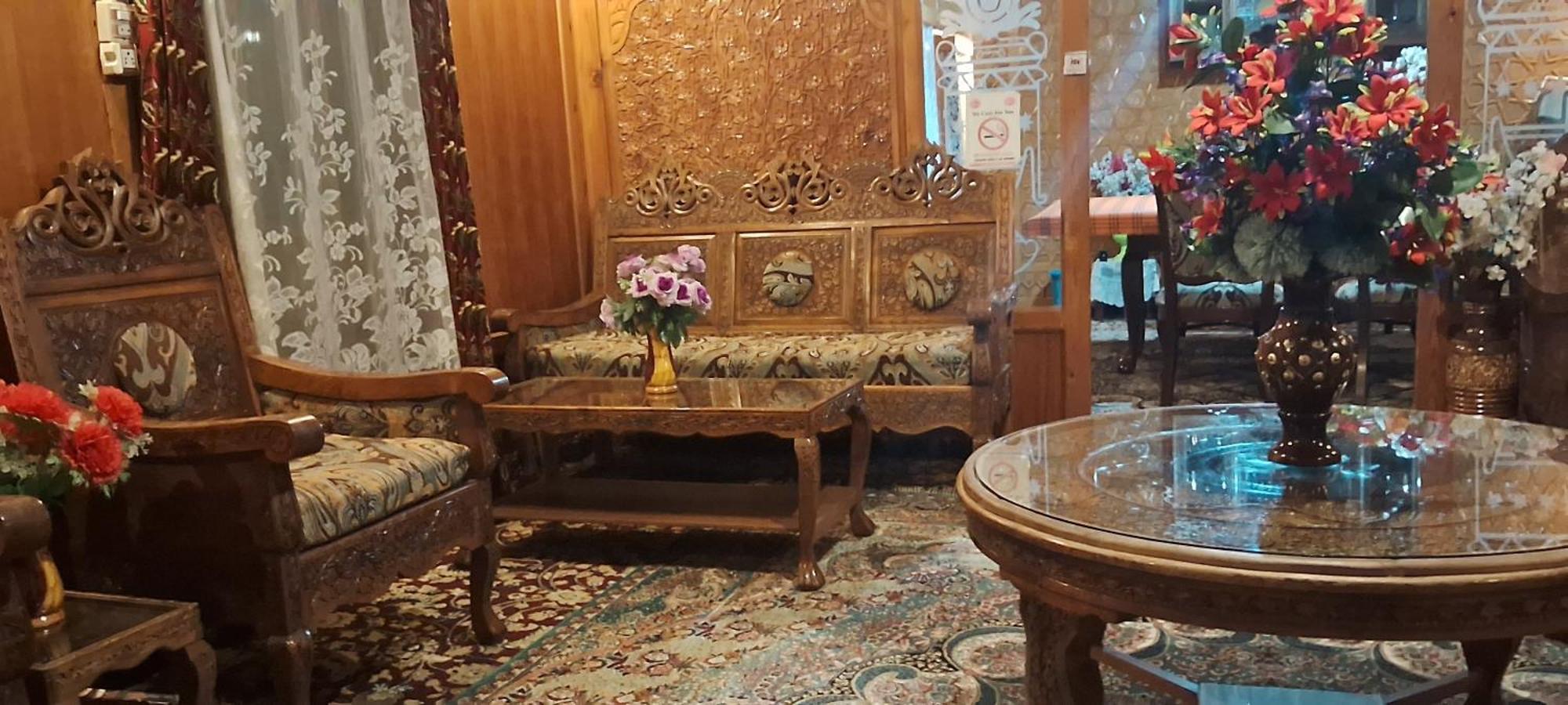 Goona Palace Houseboats Srinagar  Bagian luar foto