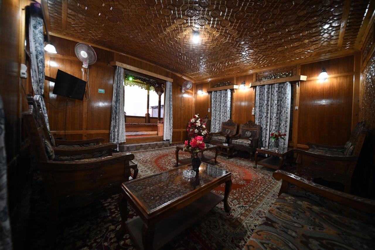Goona Palace Houseboats Srinagar  Bagian luar foto